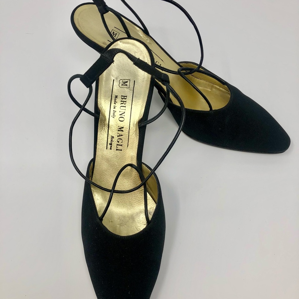 Vintage Italy BRUNO MAGLI Women Black  Heels Shoes. Size 8
